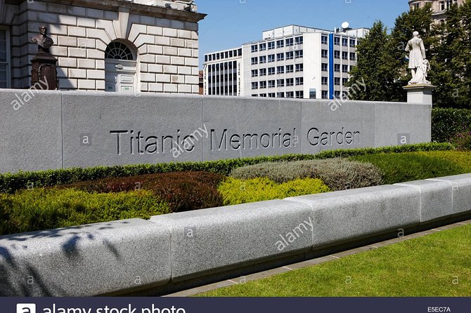 Private Driver Guided Day Tour of Belfast