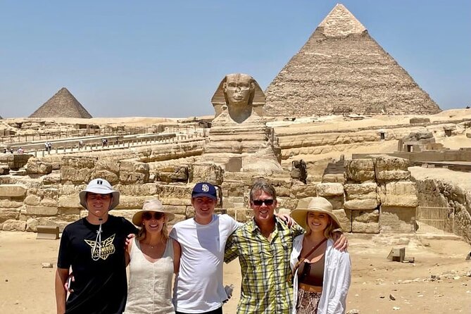 Private Full-Day Tour to Pyramids of Giza, Sakkara, Memphis and the Sphinx