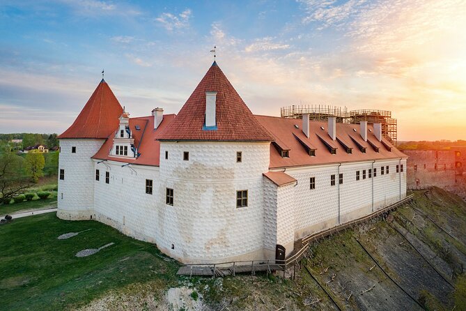 Private Full-Day Trip to Hill of Crosses, Rundale Palace & Bauska