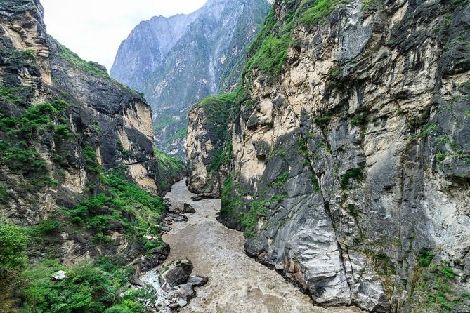 Private Lijiang Day Trip to Upper Tiger Leaping Gorge and Black Dragon Pool - Tour Overview and Highlights
