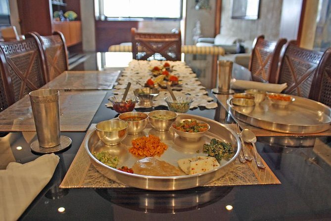 Private Mumbai Home Vegetarian Cooking Class With Crawford Market Visit and Lunch