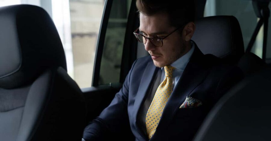 Private Round-trip Transfer: From Heathrow Airport ↔ Windsor