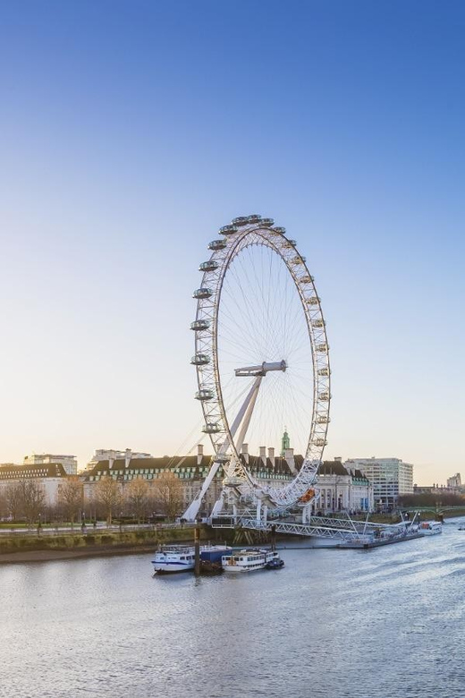 Private Round-trip Transfer: Heathrow Airport ↔ Brighton.