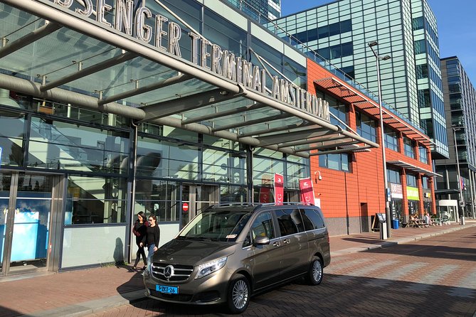 Private Roundtrip Transfer Schiphol Airport to Amsterdam