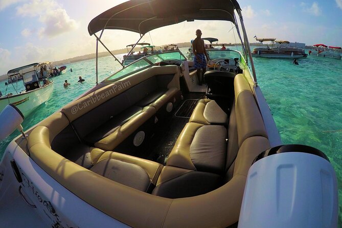 Private Tour in Luxury BOAT Over the Sea of ​​7 Colors