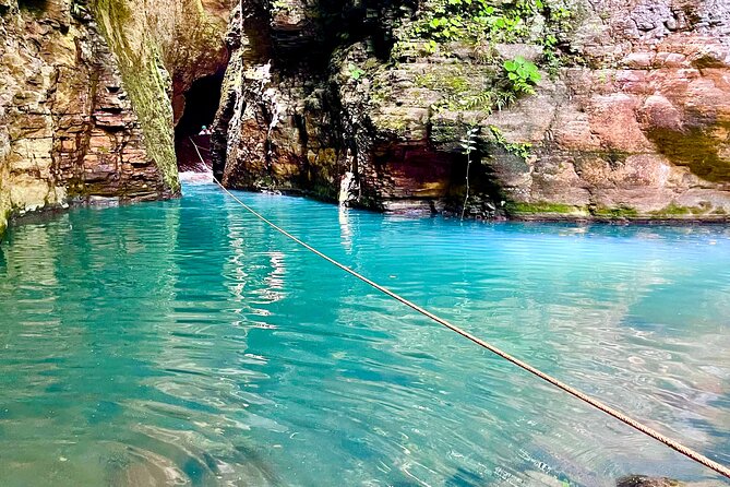 Private Tour La Leona Waterfall All-Inclusive, Transportation