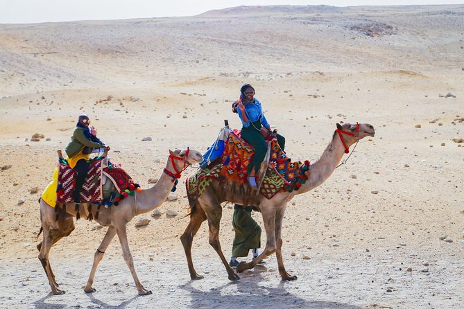Private Tour to Giza Pyramids,Sphinx,Museum,Market& Lunch