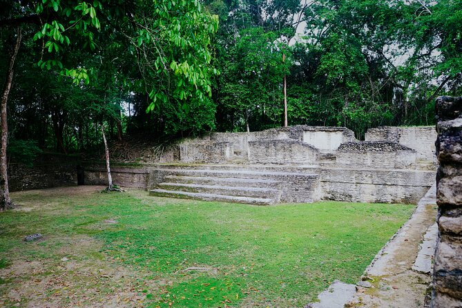 Private Tour to Maya Sites Xunantunich and Cahal Pech