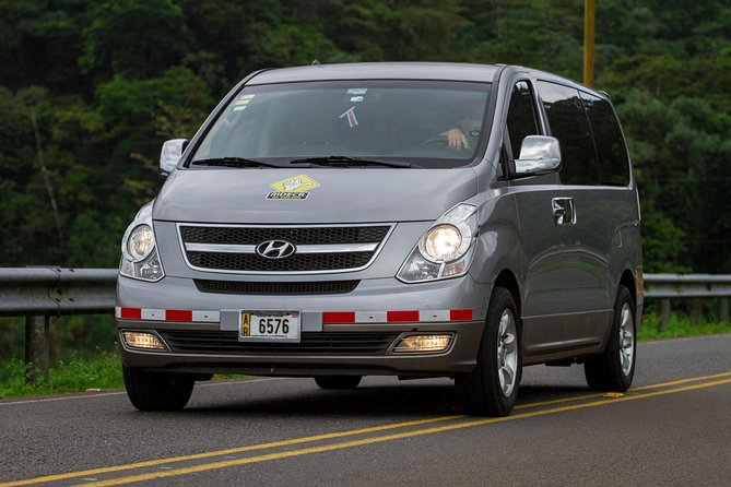 Private Transfer Juan Santamaria Airport to La Fortuna From 11 to 15 Passengers