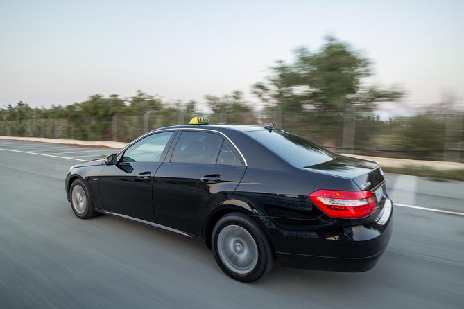 Private Transfer: Larnaca Airport to Protaras With Return 1-14 Pax