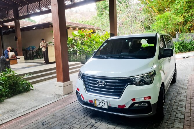 Private Transportation From Liberia Airport to Hotels in La Fortuna