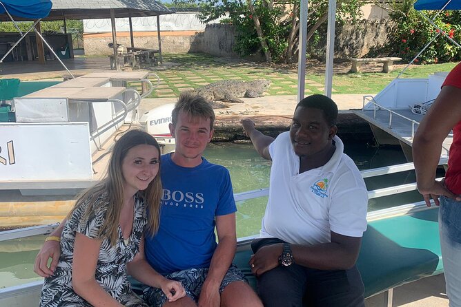 Private Transportation From Montego Bay to Black River Safari and Pelican Bar