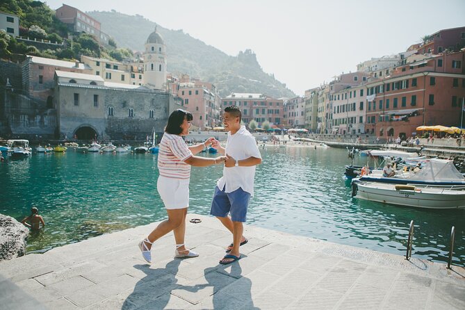 Private Vacation Photography Session With Local Photographer in Cinque Terre