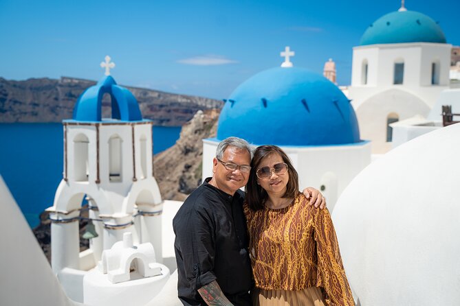 Private Walking Tour in Santorini With Personal Photographer