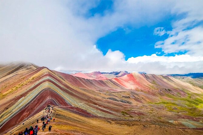 Red Valley + Rainbow Mountain Tour
