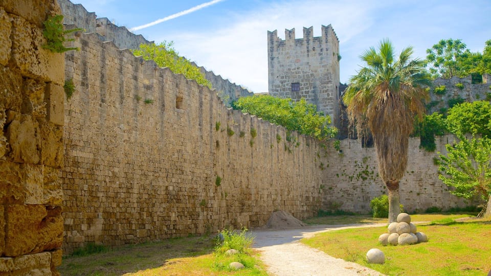 Rhodos: Outdoor Yoga in the Historical Old Town - Activity Overview