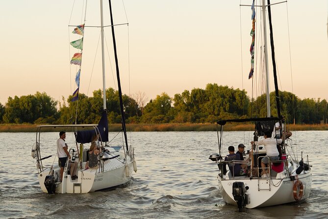 Sail Along the Río De La Plata With a Good Wine and Listening to Argentine Tango - Included Amenities