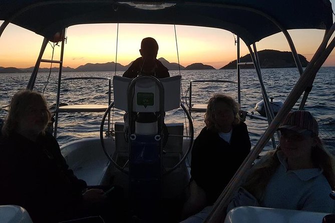 Sail Boat Tour With Snacks