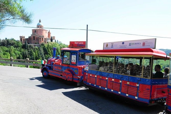 San Luca Experience Tour Skip the Line and Food Tasting