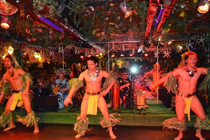 Santiago: Bali Hai Dinner & Show, Transport and Wine Refill