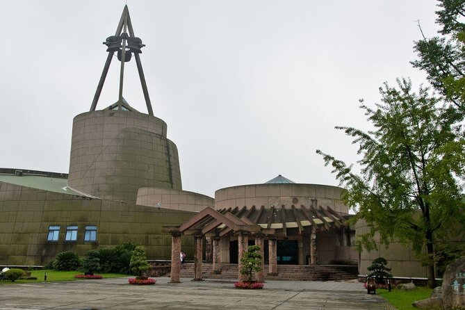 Sanxingdui Museum+Chengdu Panda Base or Jinsha Site Tour