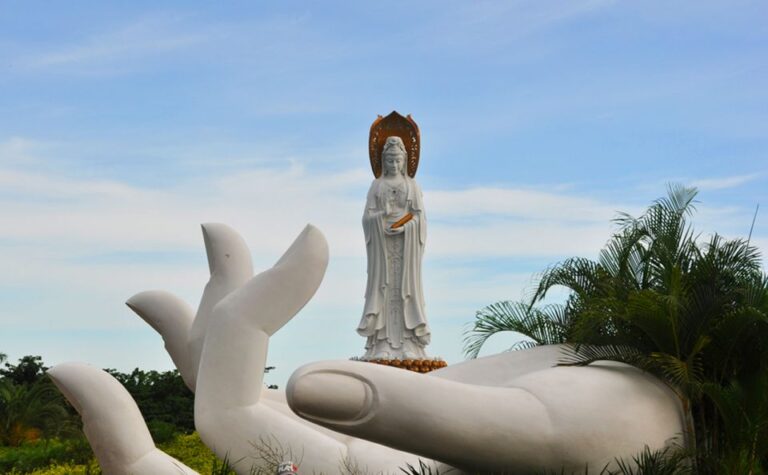 Sanya Private Nanshan Buddhism Culture Park Half-Day Tour