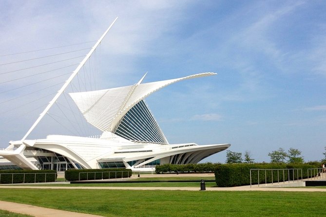 Self-Guided Scavenger Hunt: Milwaukee A Splash of Color - Exploration Awaits in Milwaukee