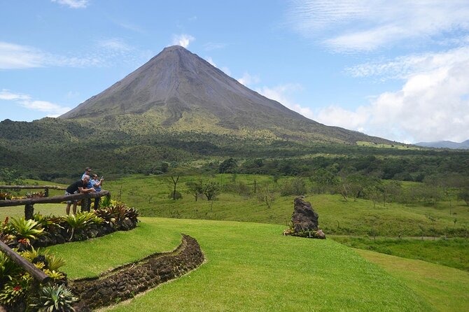 Shared Shuttle San Jose to Arenal - Service Overview