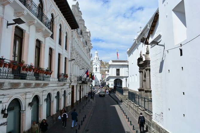Shared Tour of the Historic Center of Quito in Small Groups