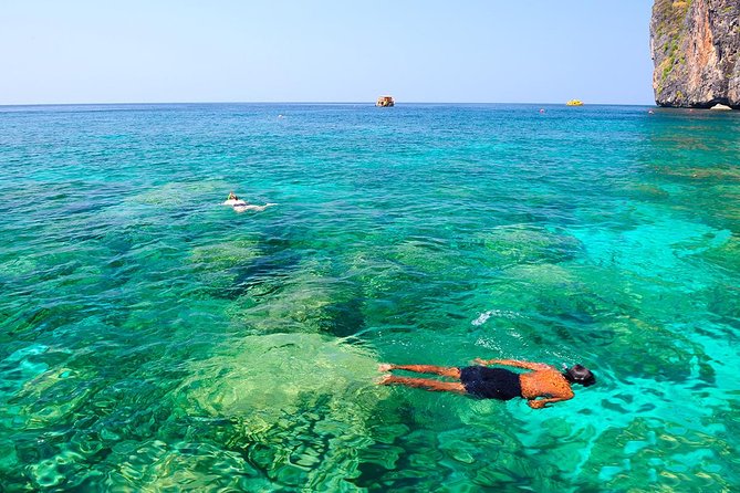 Snorkel Tour to Phi Phi Islands by Speed Boat From Koh Lanta