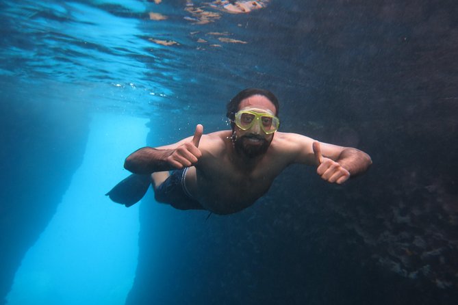 Snorkeling and Swimming Tour to the Poseidons Temple at Sounio Cape