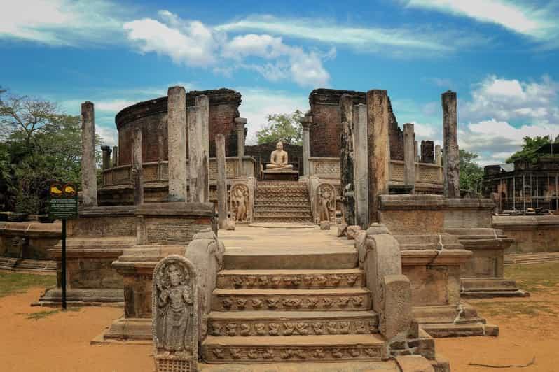 Sri Lanka: Cultural Triangle Full Circle on Beaten Path - Arrival in Anuradhapura