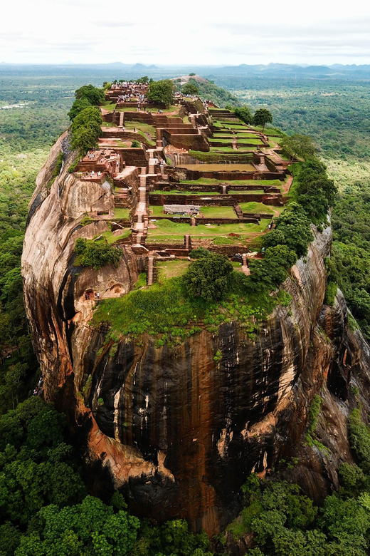 Sri Lanka: Scenic Hilll Country Road and Train Trip