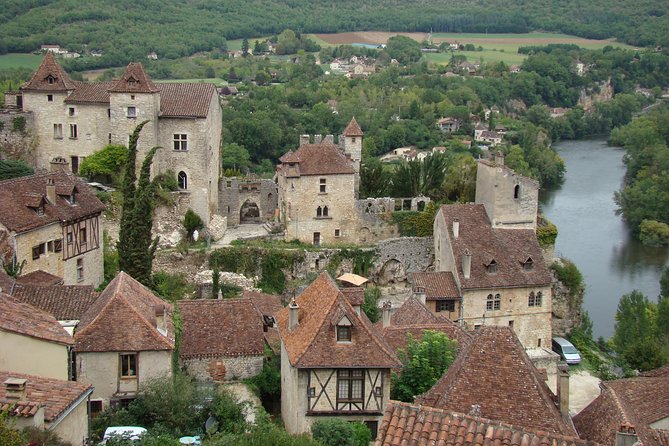 St Cirq Lapopie and Pech Merle Cavern Tour From Toulouse