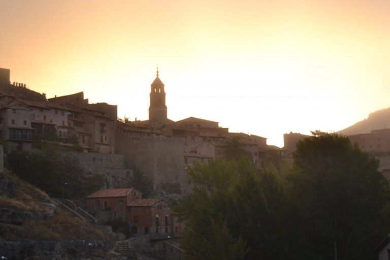 Sunset Albarracín Monumental and Pérez Toyuela House Museum