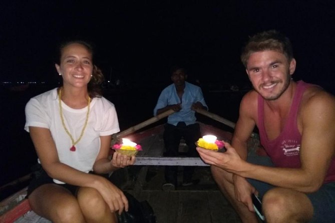 Sunset in Varanasi Tour With a Local With Free Ganga Aarti and Boat Ride