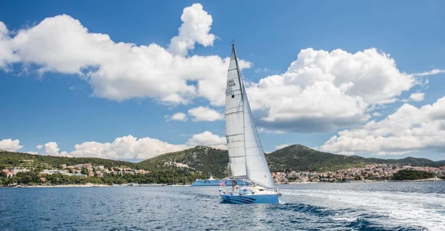 Sunset Sailing Tour on the Pakleni Islands