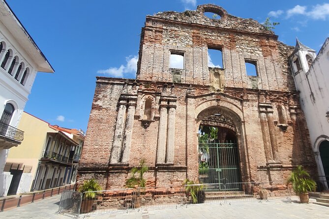 Sunset Walking Tour at Casco Viejo El Chorrillo and the Fish Market - Safety and Accessibility