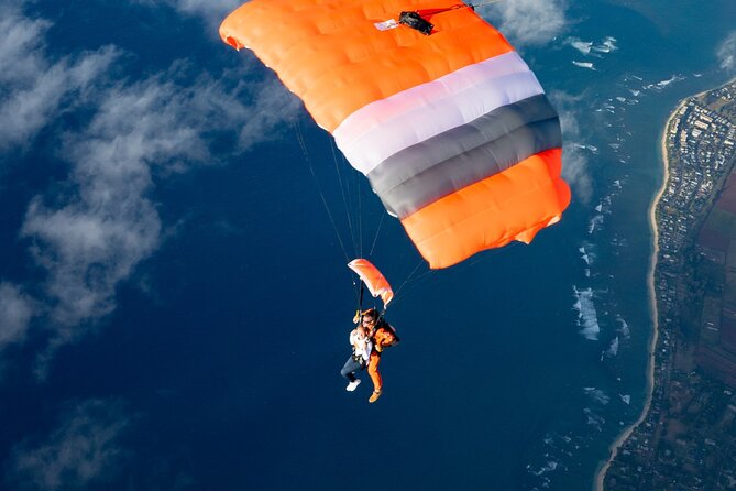 Tandem Skydiving With Gojump in Hawaii