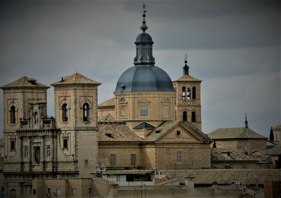 Toledo: Guided Walking Tour to Essential Monuments in Spanish - Tour Overview and Details