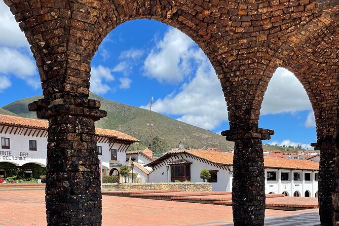 Tour Casa Loca, Laguna De Guatavita, and the Town of Guatavita