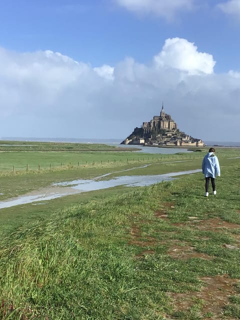 Tourist Transfert With Stops From Mont Saint Michel to Caen - Service Overview