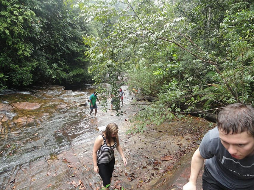 Uduwara and Nagadowa Waterfall Trekking