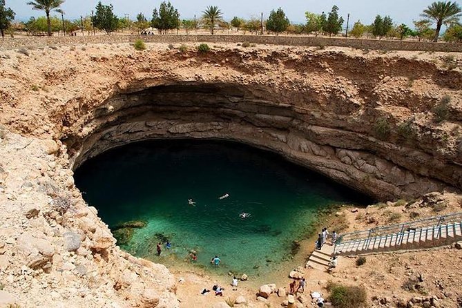 Wadishab and Bhima Sink Hole (Sharing Tours