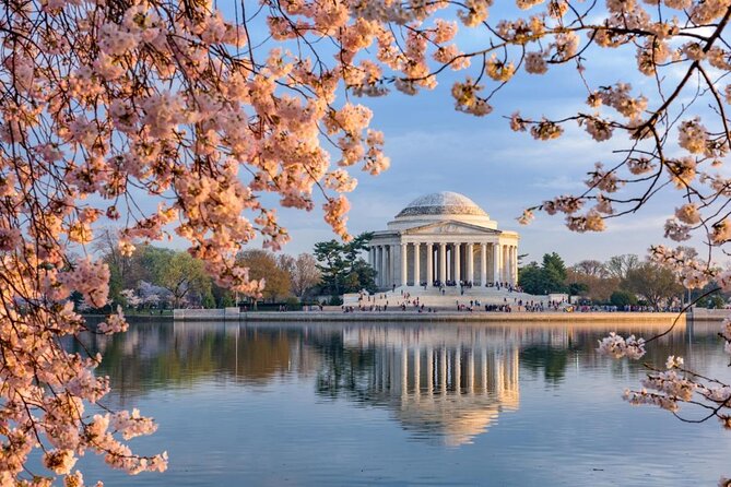 Washington: Potomac River Cruise & Guided Georgetown Walking Tour