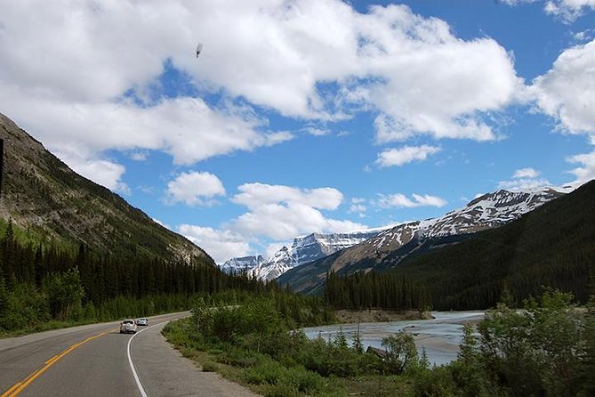 Western Classic – One Way Calgary To Vancouver Rockies Bus Tour