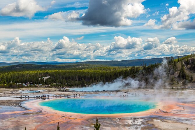 Yellowstone Hot Spring & Geyser Basin Tour
