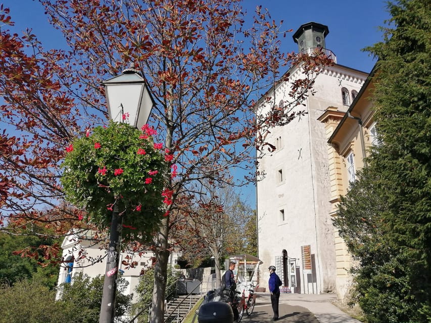 Zagreb: Private Walking Tour of Zagreb (Funicular Included) - Tour Overview and Pricing