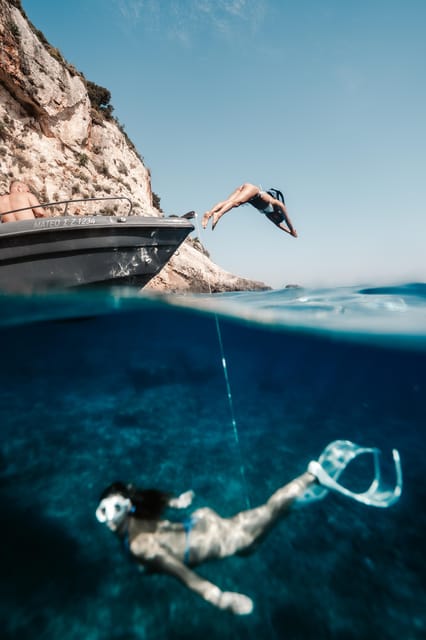 Zakynthos: Half Day Exploration of Shipwreck & Blue Caves