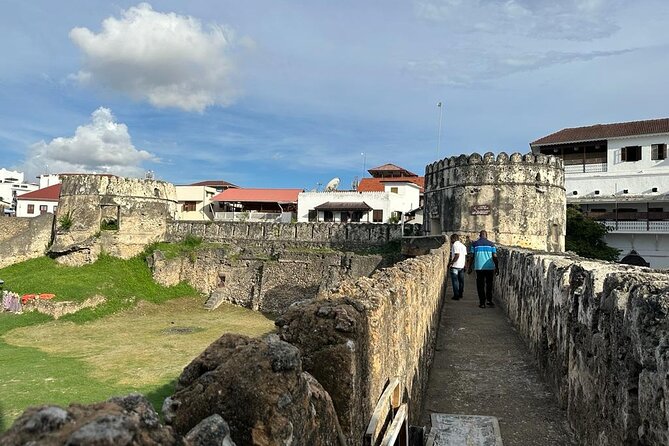 Zanzibar Stone Town Highlight Walking Tour - Exploring Zanzibars Iconic Architecture